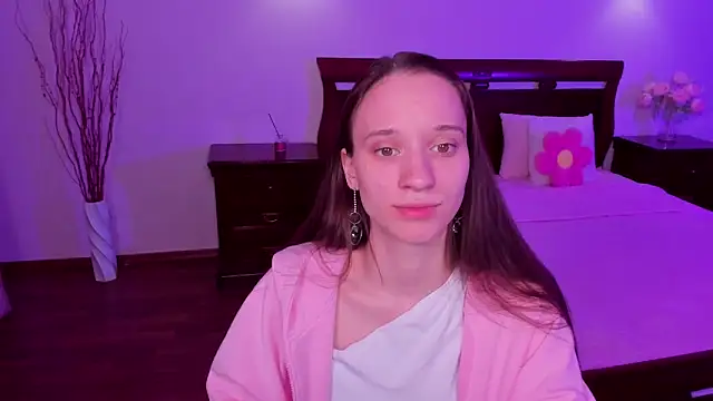 Snapshot of StaceySunny chatting on April 15, 2026, 5:06 pm StaceySunny online show from April 15, 2026, 5:06 pm