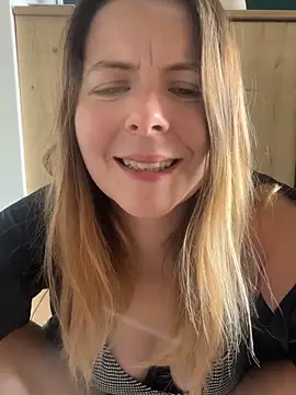 Snapshot of Nina_blain chatting on March 22, 2026, 12:40 pm Nina blain online show from March 22, 2026, 12:40 pm