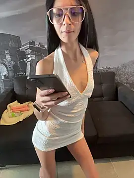 Valentcouple online show from March 6, 2026, 7:42 pm