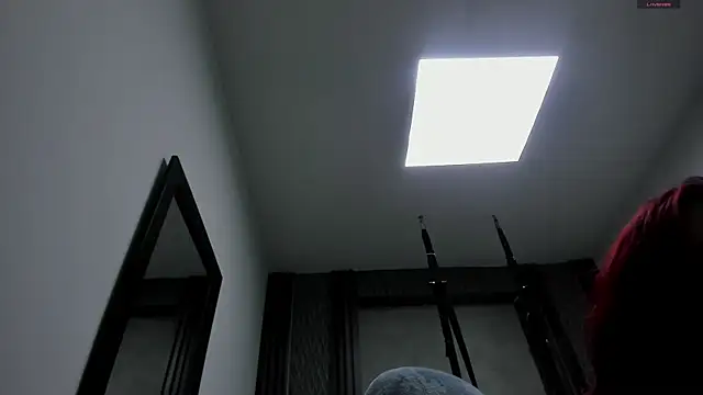 selene red  online show from October 3, 2025, 1:34 pm