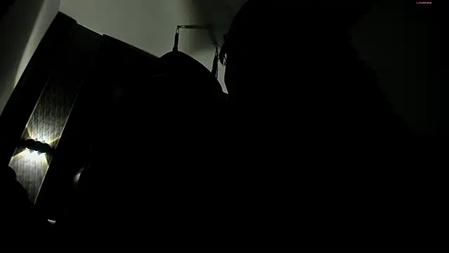 selene red  online show from November 10, 2025, 1:49 pm