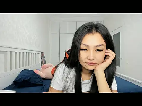 Snapshot of Missykitty01 chatting on October 25, 2025, 12:32 am Missykitty01 online show from October 25, 2025, 12:32 am