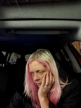 Snapshot of chubby_british_blonde_uk chatting on February 9, 2026, 1:31 pm chubby british blonde uk online show from February 9, 2026, 1:31 pm