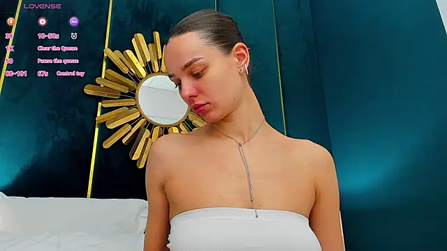 AprilWong online show from April 1, 2026, 5:20 am