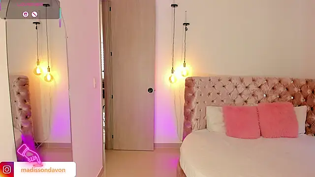 madisson davon online show from April 17, 2026, 8:11 pm