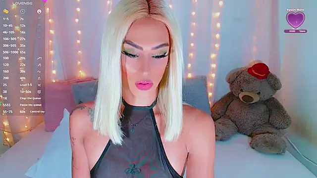 AlanaBekeer online show from November 7, 2025, 8:13 pm