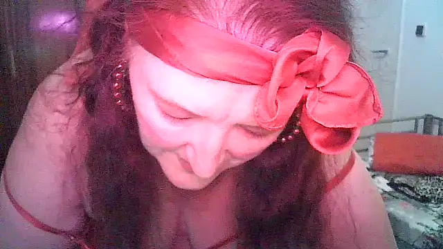 SabrinaXlovess online show from July 28, 2026, 7:39 pm