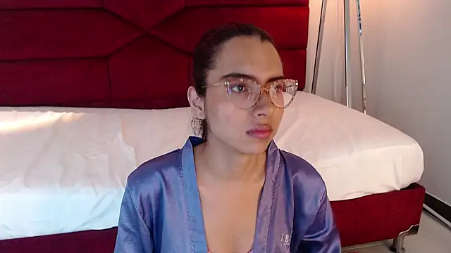 sara saenz99 online show from February 15, 2025, 7:28 pm
