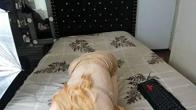 Snapshot of valerie_luxe_ chatting on November 14, 2025, 2:59 am valerie luxe online show from November 14, 2025, 2:59 am