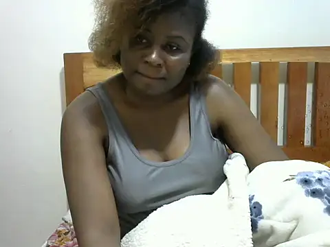 creamy sweetlove online show from October 28, 2025, 7:13 pm