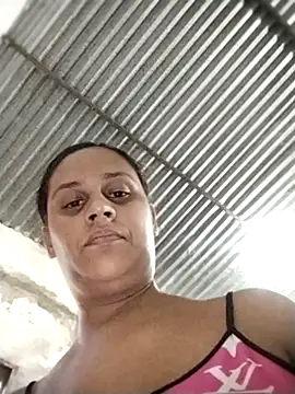 Snapshot of Andreita_95 chatting on May 20, 2026, 11:07 am Andreita 95 online show from May 20, 2026, 11:07 am
