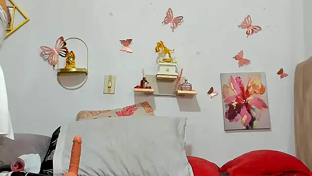 Snapshot of AnahiSmitth chatting on April 5, 2026, 11:28 am AnahiSmitth online show from April 5, 2026, 11:28 am