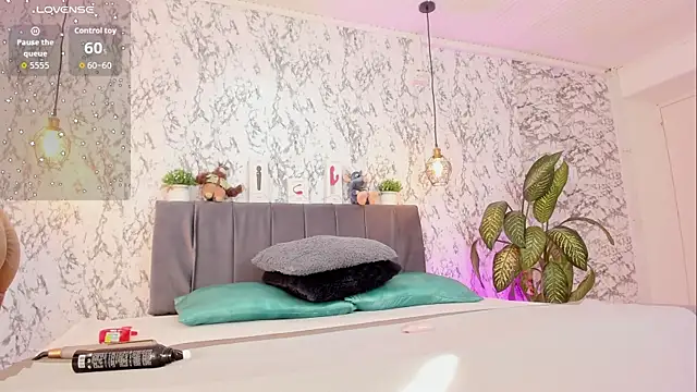 Snapshot of aihnoa_split chatting on November 10, 2025, 1:05 pm aihnoa split online show from November 10, 2025, 1:05 pm