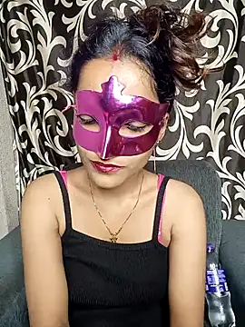 Snapshot of REVA_DARLING chatting on May 8, 2026, 2:43 pm REVA DARLING online show from May 8, 2026, 2:43 pm