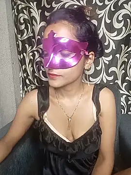 Snapshot of REVA_DARLING chatting on May 17, 2026, 2:39 pm REVA DARLING online show from May 17, 2026, 2:39 pm