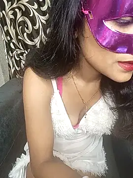 Snapshot of REVA_DARLING chatting on May 27, 2026, 5:59 am REVA DARLING online show from May 27, 2026, 5:59 am