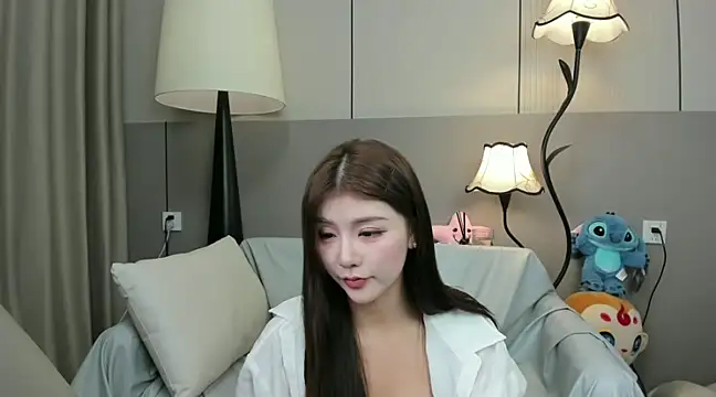 Momoever123456 online show from January 5, 2025, 3:02 pm