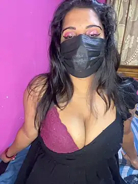 NOORA-GIRL online show from October 10, 2025, 12:11 am