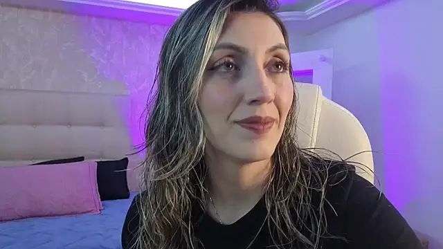 Snapshot of anny_sweet72 chatting on February 9, 2026, 12:03 pm anny sweet72 online show from February 9, 2026, 12:03 pm