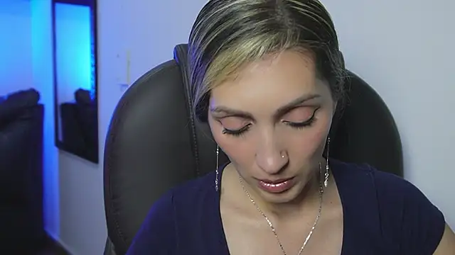 anny sweet72 online show from April 25, 2026, 11:57 am