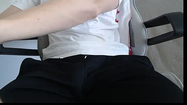 MarcusMenom online show from April 11, 2026, 9:46 am