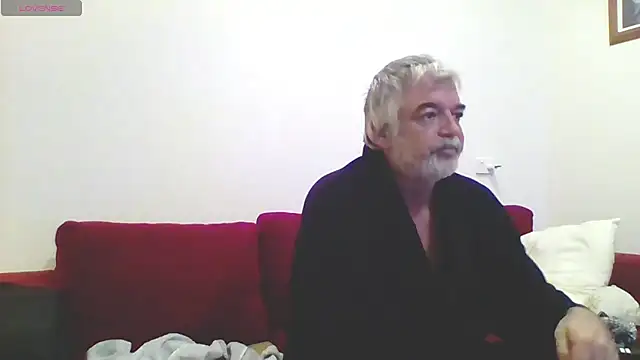 Snapshot of Skoona73 chatting on December 5, 2025, 12:37 pm Skoona73 online show from December 5, 2025, 12:37 pm