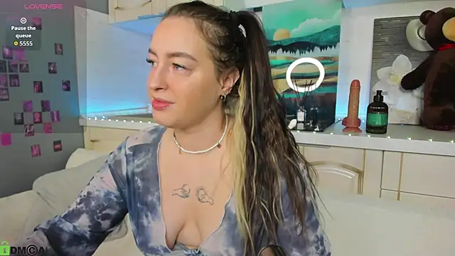 Snapshot of Kruela_Eva chatting on November 28, 2025, 11:27 pm Kruela Eva online show from November 28, 2025, 11:27 pm