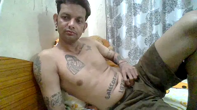 Snapshot of RoseEmmy chatting on December 2, 2024, 5:21 pm RoseEmmy online show from December 2, 2024, 5:21 pm