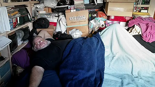 Snapshot of hadeszeuss2 chatting on January 18, 2026, 3:04 pm hadeszeuss2 online show from January 18, 2026, 3:04 pm