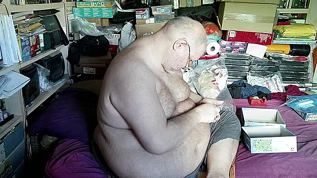 hadeszeuss2 online show from October 1, 2025, 1:37 pm