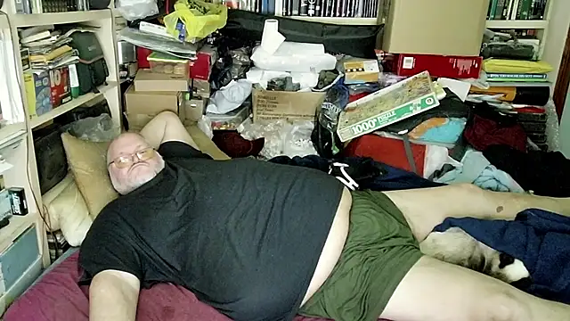 hadeszeuss2 online show from February 25, 2025, 6:01 pm