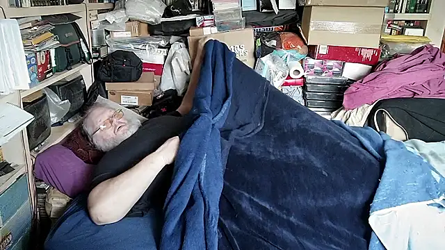 Snapshot of hadeszeuss2 chatting on January 17, 2026, 2:31 pm hadeszeuss2 online show from January 17, 2026, 2:31 pm