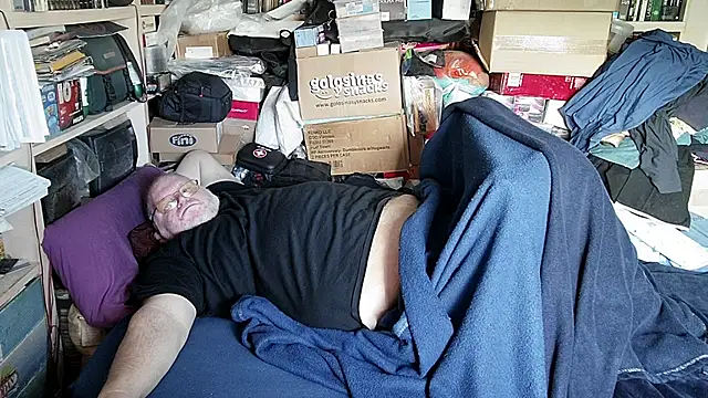 Snapshot of hadeszeuss2 chatting on February 26, 2026, 3:23 pm hadeszeuss2 online show from February 26, 2026, 3:23 pm