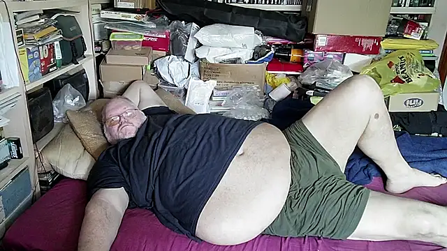 hadeszeuss2 online show from March 12, 2025, 3:07 pm