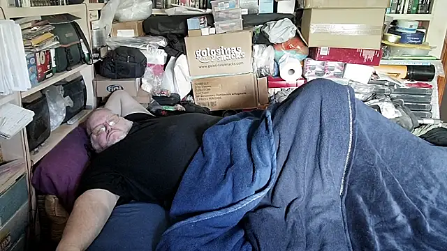 hadeszeuss2 online show from April 5, 2026, 1:51 pm