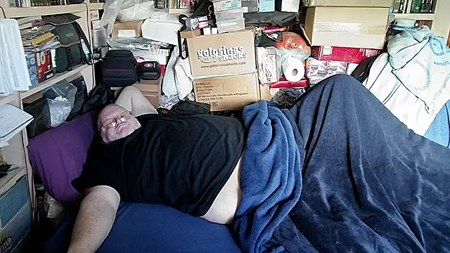 Snapshot of hadeszeuss2 chatting on February 18, 2026, 2:57 pm hadeszeuss2 online show from February 18, 2026, 2:57 pm