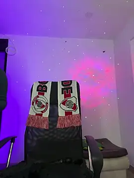 Devilsweet17 online show from February 7, 2025, 10:30 pm