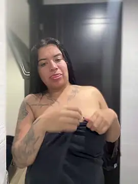 Snapshot of Devilsweet17 chatting on February 26, 2026, 11:05 pm Devilsweet17 online show from February 26, 2026, 11:05 pm