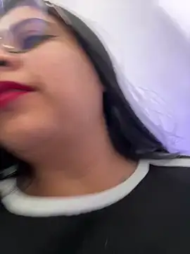 Snapshot of Devilsweet17 chatting on February 3, 2026, 10:04 pm Devilsweet17 online show from February 3, 2026, 10:04 pm