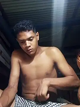 daniel traviexxxo online show from November 28, 2025, 11:38 pm