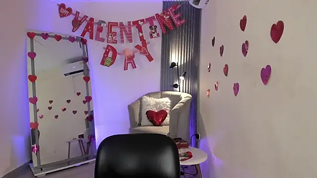 Snapshot of emma_alice_ chatting on February 15, 2025, 5:39 pm emma alice online show from February 15, 2025, 5:39 pm