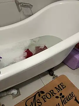 Snapshot of NaughtyKelly28 chatting on February 17, 2026, 6:05 pm NaughtyKelly28 online show from February 17, 2026, 6:05 pm