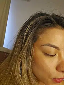 Karen San Miguel online show from March 21, 2025, 10:28 pm