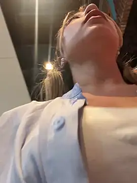 Karen San Miguel online show from February 27, 2025, 10:09 pm