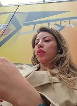 Karen San Miguel online show from October 10, 2025, 7:04 pm