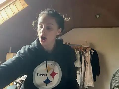 JeSuisUnTapin online show from October 19, 2025, 11:02 am