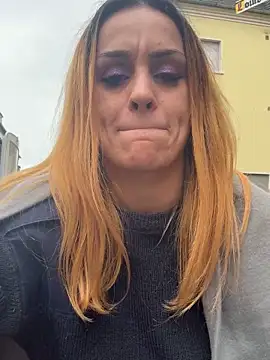 JeSuisUnTapin online show from October 11, 2025, 11:33 am