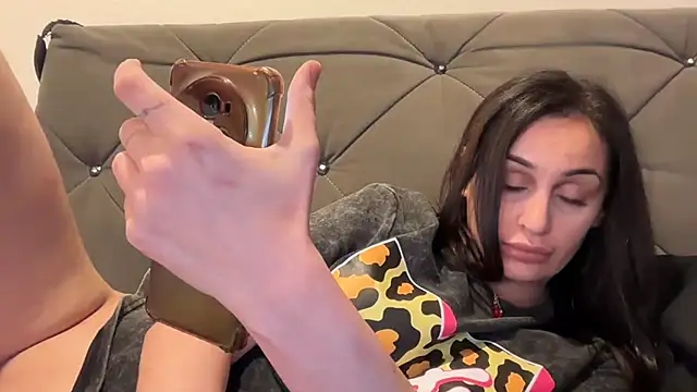 Snapshot of JeSuisUnTapin chatting on December 5, 2025, 1:32 pm JeSuisUnTapin online show from December 5, 2025, 1:32 pm