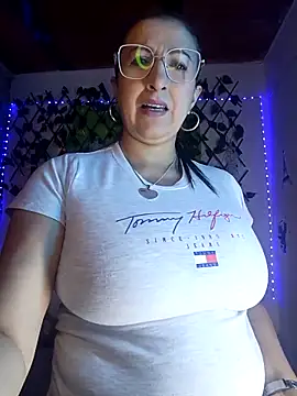 Snapshot of any_mour chatting on April 16, 2026, 3:35 pm any mour online show from April 16, 2026, 3:35 pm