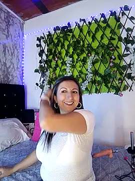 Snapshot of any_mour chatting on October 15, 2025, 4:48 pm any mour online show from October 15, 2025, 4:48 pm